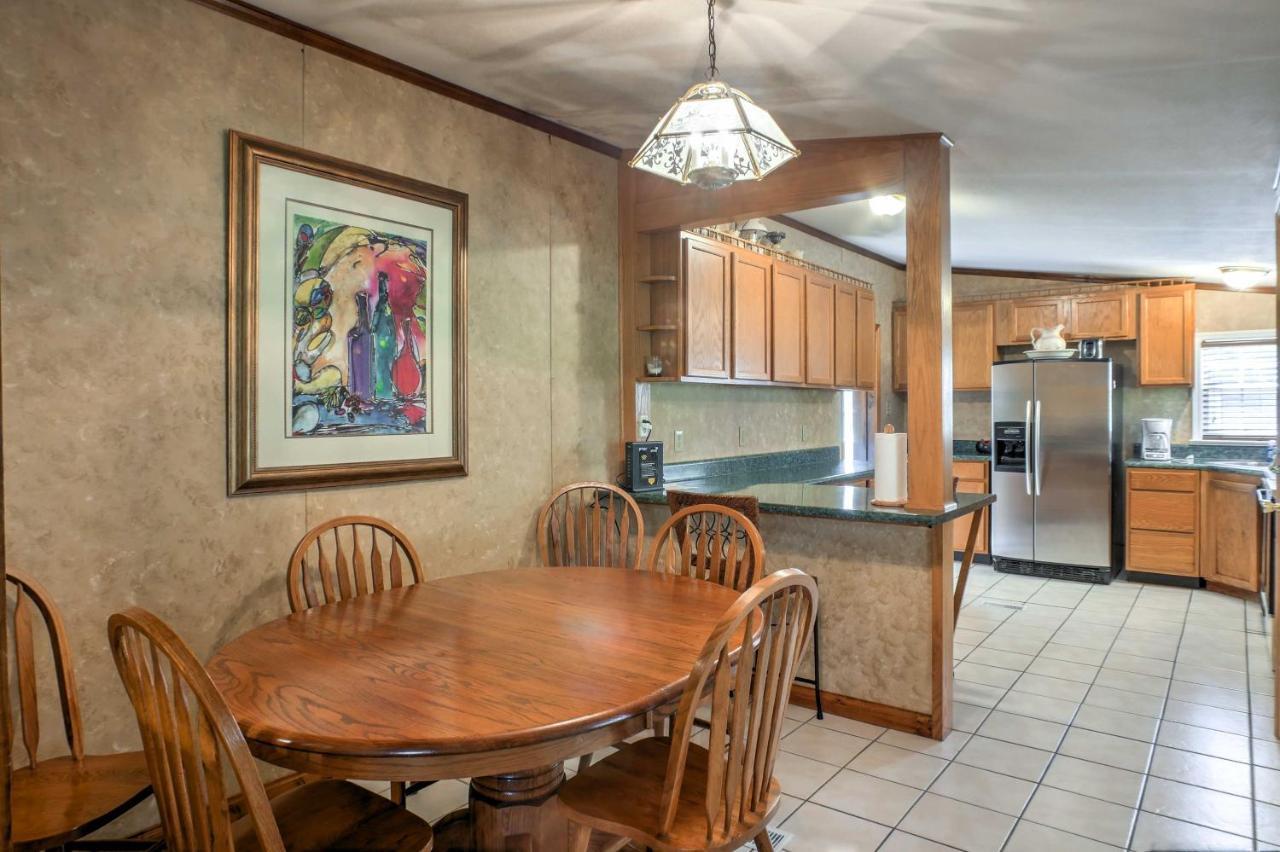 Ooltewah Cabin With Grill, Pool Table And Porch! المظهر الخارجي الصورة
