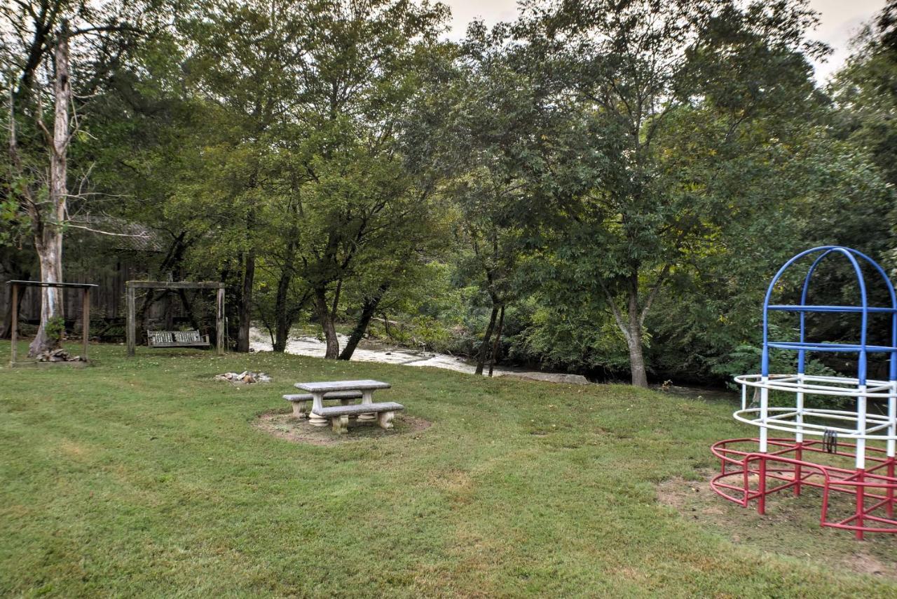 Ooltewah Cabin With Grill, Pool Table And Porch! المظهر الخارجي الصورة